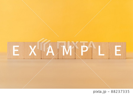 「EXAMPLE」と書かれた積み木 「EXAMPLE」と書かれた積み木 88237335