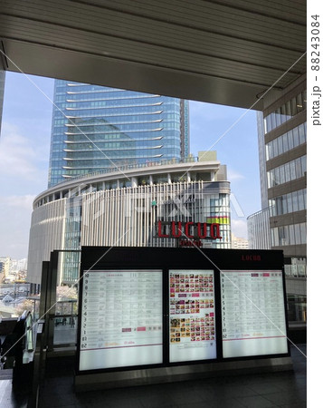 2022年3月30日　大阪梅田　桜 88243084