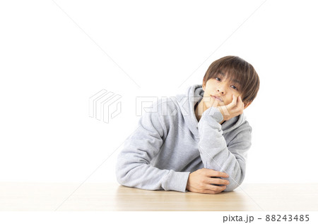 20代男性 20代男性 88243485