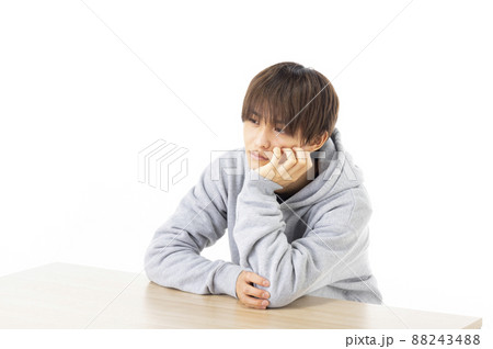 20代男性 20代男性 88243488