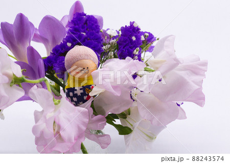 おばあちゃん　花　敬老の日　老人　お祝い 88243574