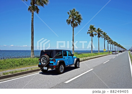 青い空と海が美しいビーチへドライブ 青い空と海が美しいビーチへドライブ 88249405