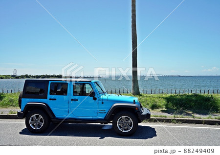 青い空と海が美しいビーチへドライブ 青い空と海が美しいビーチへドライブ 88249409