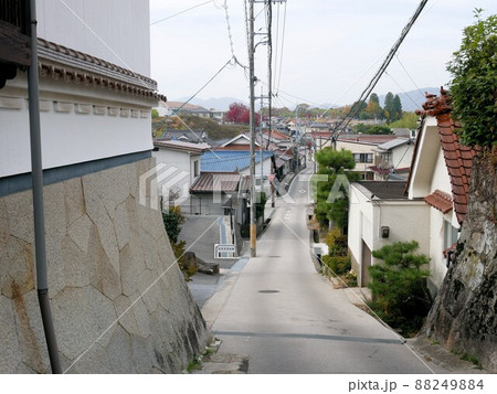 白市の町並みと坂道　（広島県東広島市高屋町） 88249884