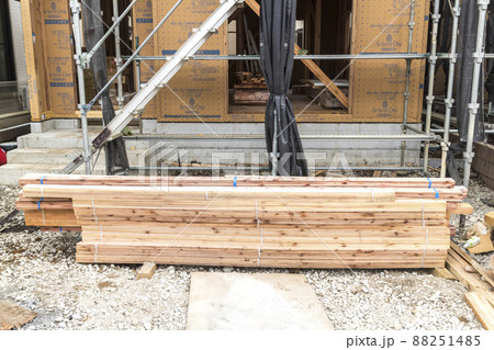 建築中の戸建て住宅 建築中の戸建て住宅 88251485