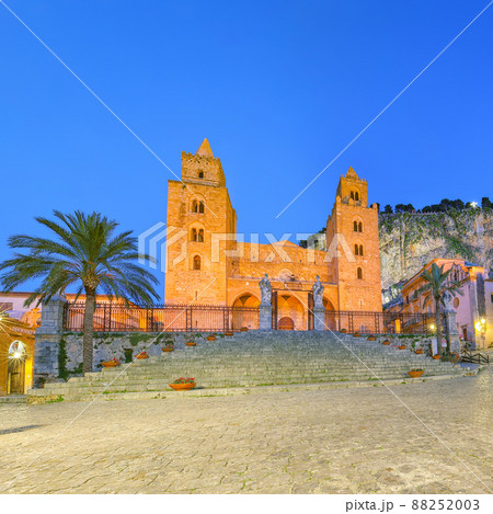 Attractive evening view on  Cathedral-Basilica of Cefalu or Duomo di Cefalu 88252003
