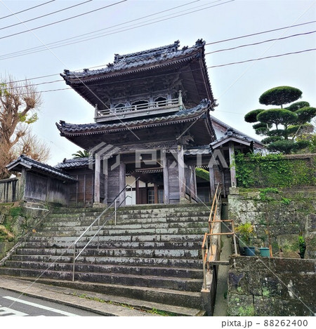 寺島宗徳(松木弘安)旧家近くにある立派なお寺 西徳寺 寺島宗徳(松木弘安)旧家近くにある立派なお寺 西徳寺 88262400