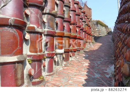 常滑焼 焼き物の街 土管坂 (愛知県常滑市) 常滑焼 焼き物の街 土管坂 (愛知県常滑市) 88263274