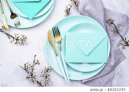 Spring table setting with envelope Spring table setting with envelope 88263295