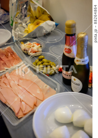 イタリア ホテルの部屋で一杯 イタリア ホテルの部屋で一杯 88264864