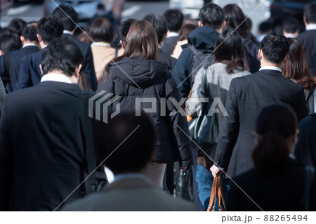 東京通勤風景　2022年3月　新宿　蔓延防止解除 88265494
