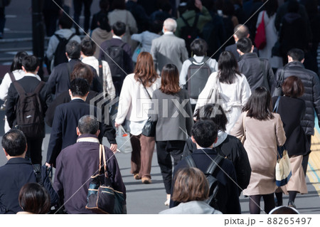 東京通勤風景　2022年3月　新宿　蔓延防止解除 88265497