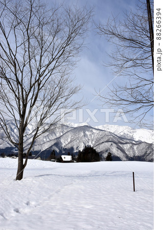 長野県道31号長野大町線の3月冬景色の写真素材 [88266394] - PIXTA 