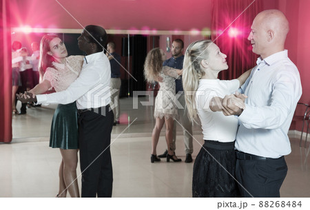 People learning to dance waltz People learning to dance waltz 88268484