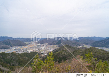 一本松（大鳥山と大観峰の間）から見た景色（上郡アルプス） 88268512