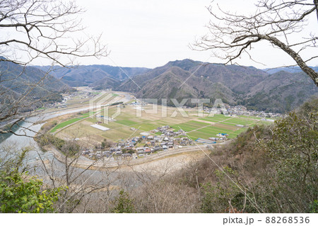 駒山城の二の丸跡の展望所から見た景色(上郡アルプス) 駒山城の二の丸跡の展望所から見た景色(上郡アルプス) 88268536