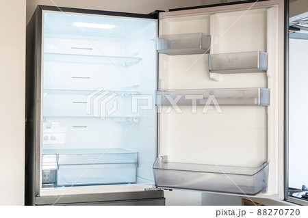 何も入ってない自宅の冷蔵庫（新品）の写真素材 [88270720] - PIXTA