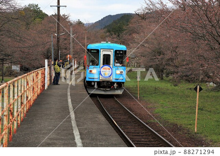ローカル鉄道散策・9　樽見鉄道（岐阜県揖斐郡揖斐川町岐礼） 88271294