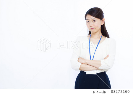 怒っている30代のビジネスウーマン 88272160