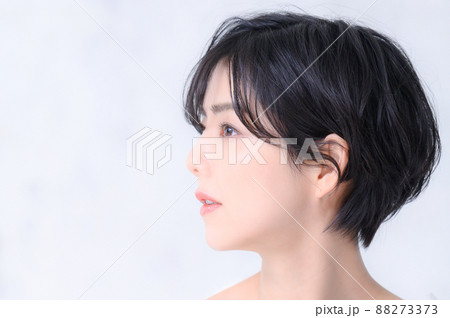 美しいEラインの横顔 88273373