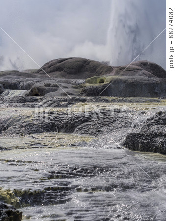 ニュージーランド テプイア ポフツ間欠泉 / Pohutu Geyser, Te Puia, NZ ニュージーランド テプイア ポフツ間欠泉 / Pohutu Geyser, Te Puia, NZ 88274082