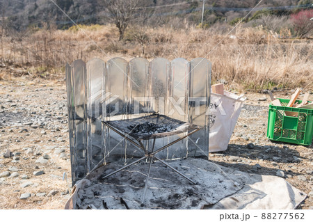 【中津川河川敷でオートキャンプ 焚火台と風防】 【中津川河川敷でオートキャンプ 焚火台と風防】 88277562