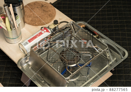 【テント内はコンロで料理の準備】 【テント内はコンロで料理の準備】 88277565