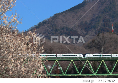 早春の中央本線を駆け抜けるE353系電車の特急列車_2022/3/5撮影 88279832