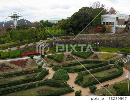 姫路市の手柄山中央公園、園内のサンクガーデン 姫路市の手柄山中央公園、園内のサンクガーデン 88280967