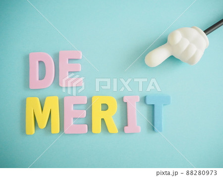 デメリットDEMERITの単語と指差し棒 88280973