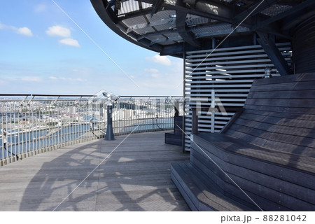 神奈川県藤沢市　江の島シーキャンドル（展望灯台）の屋外展望フロアと眺望 88281042