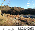 埼玉県長瀞荒川沿いから山を眺める 88284263