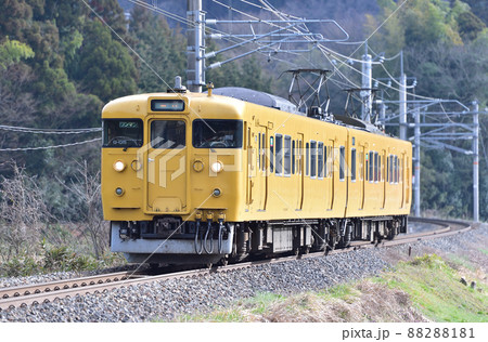 伯備線　根雨－黒坂　JR西日本　115系　G-05編成（岡山） 88288181
