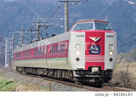 伯備線　黒坂－根雨　JR西日本　381系　ノーマル編成　クロ381-139（米子）　やくも 88288185