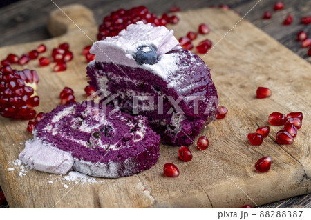 a maroon-colored cake with the taste of different berries 88288387