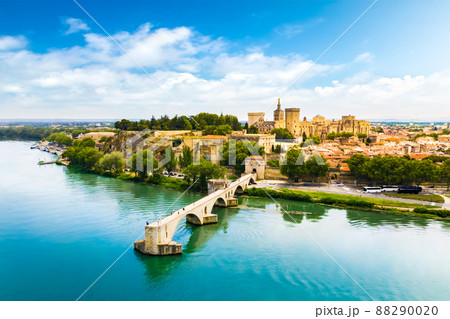 Saint Benezet bridge in Avignon in a beautiful summer day, France 88290020