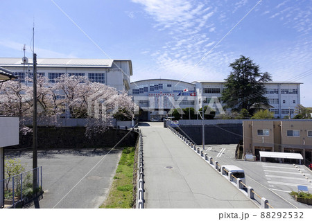 さくら咲く福岡県立三池工業高等学校 88292532