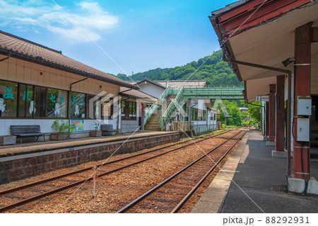 わたらせ渓谷鉄道　水沼駅　ホーム　駅舎　初夏の風景　　　 88292931