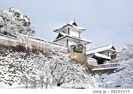 金沢城 石川門の雪景色 金沢城 石川門の雪景色 88293474