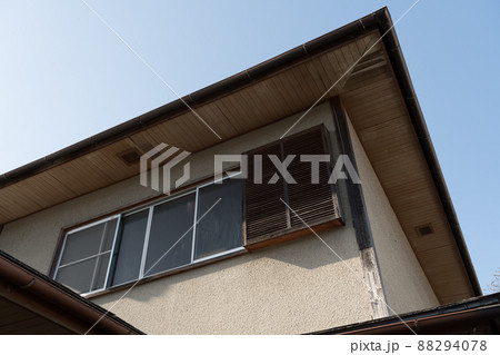 老朽化した住宅　特定空家　倒壊の危険性 88294078