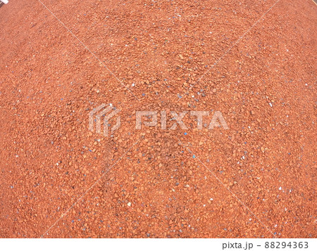 瓦チップを敷いた庭 88294363