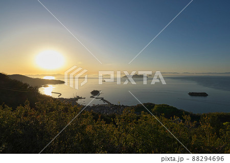《広島県》グリーンラインから眺める明け方の風景 88294696