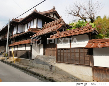 白市の古い町並み 明治時代の町家 伊原惣十郎家 (東広島市高屋町白市) 白市の古い町並み 明治時代の町家 伊原惣十郎家 (東広島市高屋町白市) 88296226