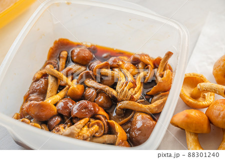 レンジ料理　なめこの和え物 88301240