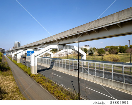 日暮里・舎人ライナーの軌道 舎人公園駅付近 日暮里・舎人ライナーの軌道 舎人公園駅付近 88302991