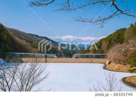 東条ダムと北アルプス【東筑摩郡筑北村】 東条ダムと北アルプス【東筑摩郡筑北村】 88303740