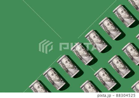 Diagonal pattern copy space top view dollar banknote on green background Diagonal pattern copy space top view dollar banknote on green background 88304525