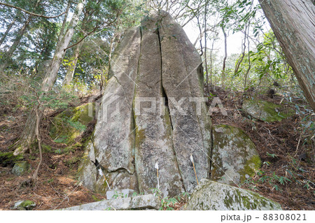 加波山の山頂付近の大岩 加波山の山頂付近の大岩 88308021