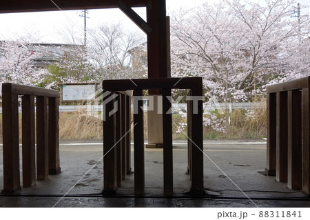 天竜浜名湖鉄道　都田駅　木造のラッチ 88311841