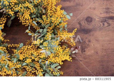 ミモザとユーカリのリース 88311905